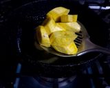 A picture of step 3 of Fried Plantains with Egg 🇩🇴.