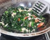 Foto langkah ke 3 dari resep Oseng Daun Pepaya Jepang Pindang Tongkol.