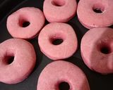 A picture of step 3 of Beetroot doughnuts.