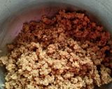 A picture of step 2 of Besan-gulkand burfi.