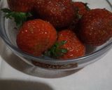 Foto langkah ke 1 dari resep Jus tomat mix strawberry.