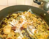 Foto langkah ke 4 dari resep Pork Chops Mushroom Sauce.