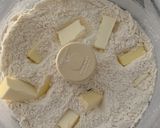 A picture of step 1 of Cream Scones with Milk Chocolate.