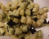 A picture of step 1 of Aubergine, pepper and mozzarella pie.