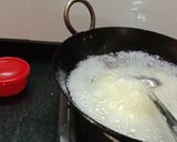 A picture of step 2 of Cheesy bolls with tomato sauce.