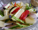 Foto del paso 2 de la receta: Fritada de Patatas con Hortalizas (al vapor)