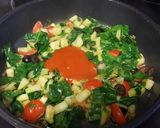 Foto del paso 6 de la receta Pasta con puerro, espinacas y aceitunas negras (vegano)