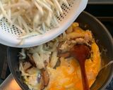 รูปขั้นตอนการทำที่ 3 ของ กระเพาะปลาผัดแห้ง ไก่ฉีก