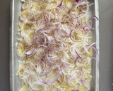 Foto del paso 5 de la receta: Merluza al horno con patata 🐟🥔