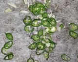 Foto langkah ke 1 dari resep Tumis Jamur Kancing Sosis.