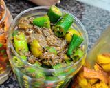 A picture of step 1 of Mirchi nimbu ka Achar.