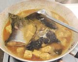 Foto langkah ke 8 dari resep Patin Tempe Kuah Kuning.
