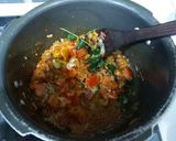 A picture of step 1 of Chicken with fenugreek leaves.