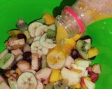 A picture of step 3 of Fruit Chaat With Orange Juice 🍊 😋.