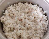 Gambar langkah 4 resipi Nasi goreng ikan sardin.