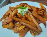 Foto del paso 7 de la receta: Batata 🍠/ Boniato / camote "fritos" con salsa de yogurt y mostaza🥛🧅🍠