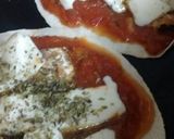 Foto del paso 7 de la receta: Pizzeta de tortilla con sardinas en tomate