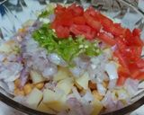 A picture of step 3 of Chat patti channa chaat.