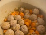Albóndigas guisadas con verduras