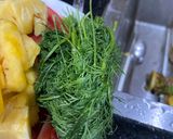 Hình bước làm 2 của món Canh thịt bò nấu dưa muối chua ngọt