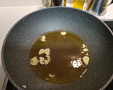 Foto del paso 2 de la receta: Txipirones en su tinta