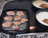 Foto del paso 3 de la receta: Filet de porc amb salsa roquefort/salsa pebre negre