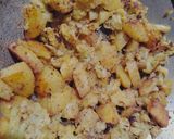 A picture of step 2 of Cauliflower &, potato dry vegetable.