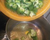Foto del paso 1 de la receta: Tortitas de brócoli y coliflor horneadas y doradas