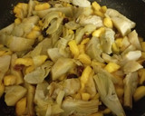 Foto del paso 5 de la receta: Lubina a la plancha y salteado de alcachofas con mango