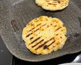 Foto del paso 5 de la receta Como hacer arepas colombianas con queso 🧀
