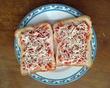 Hình bước làm 1 của món Sandwich hay Pizza ??