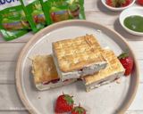Foto langkah ke 7 dari resep Matcha strawberry ice cream biscuitwich.