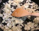 A picture of step 1 of White Chicken Chili.