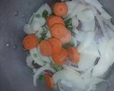 Foto del paso 1 de la receta: Bifes en olla con todo