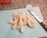 Foto del paso 2 de la receta: Fideos con calamares y langostinos