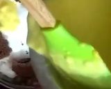 A picture of step 9 of Fruit trifle.