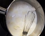 Une image de l'étape 2 de °gratin de poireaux au camembert °.