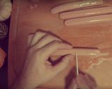 Foto del paso 2 de la receta: Dedos Amputados. Receta HALLOWEEN