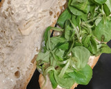 Foto del paso 5 de la receta: Bocadillo vegetal con salmón y queso de cabra