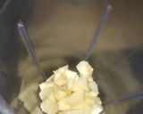 A picture of step 2 of Vegan Apple shake.