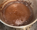 Foto langkah ke 4 dari resep Chocolate Mochi Ice Cream.