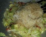 Foto langkah ke 6 dari resep Bihun Goreng.