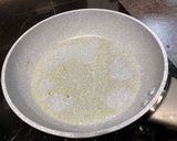A picture of step 4 of Salmon teriyaki.