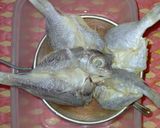 Foto langkah ke 1 dari resep Ikan Asin Kriuk Goreng Tepung.