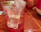 Foto langkah ke 4 dari resep Korean Strawberry Milk Latte.