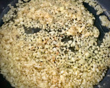 Foto del paso 2 de la receta: Sepia encebollada sobre mini focaccias a la pimienta