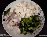 A picture of step 1 of Kadhai paneer.