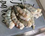 Une image de l'étape 2 de Gambas sauvages au poivron, céleri, coriandre et citron vert.