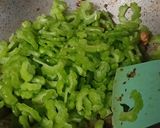 Foto langkah ke 3 dari resep Tumis Pare Udang.