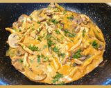 Stroganoff csirkemell recept fázis 3 fotója